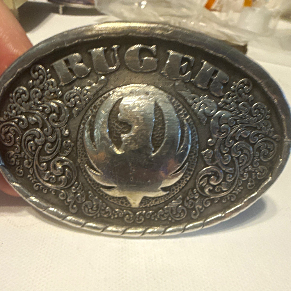 Ruger silver oval western belt buckle floral logo metal fits 1.5&Prime; belt 2002
