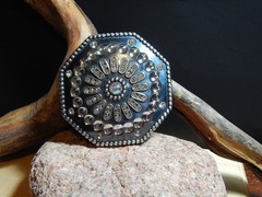 Man&rsquo;s or Lady&rsquo;s Belt Buckle with a lot of Bling Black & Silver Rhinestones, New