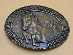 Vintage Brass Belt Buckle « Running Strong For American Indian Youth » Horse