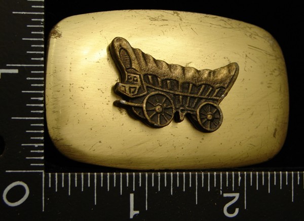 LH26169 VINTAGE ***RAISED WAGON*** OBLONG SHAPE GOLDTONE WESTERN BELT BUCKLE