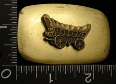 LH26169 VINTAGE ***RAISED WAGON*** OBLONG SHAPE GOLDTONE WESTERN BELT BUCKLE