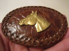 VINTAGE LEATHER BELT BUCKLE WITH GOLD TONE HORSE FIGURE THEME – GW-16