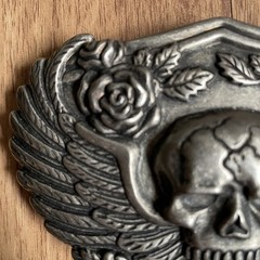 Belt Buckle Large 4&Prime; Cracked Skull Roses Wings Gray Silver Color Goth Halloween