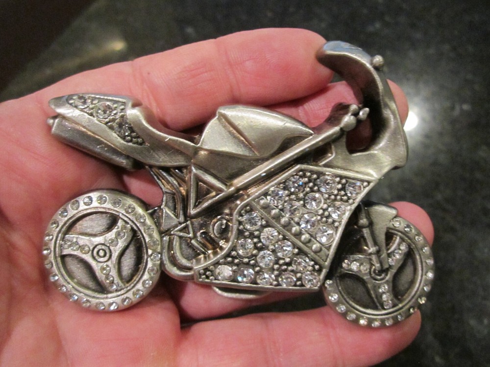 MOTOR CYCLE DESIGN BELT BUCKLE SILVER TONE COVERED IN CRYSTALS GW-17