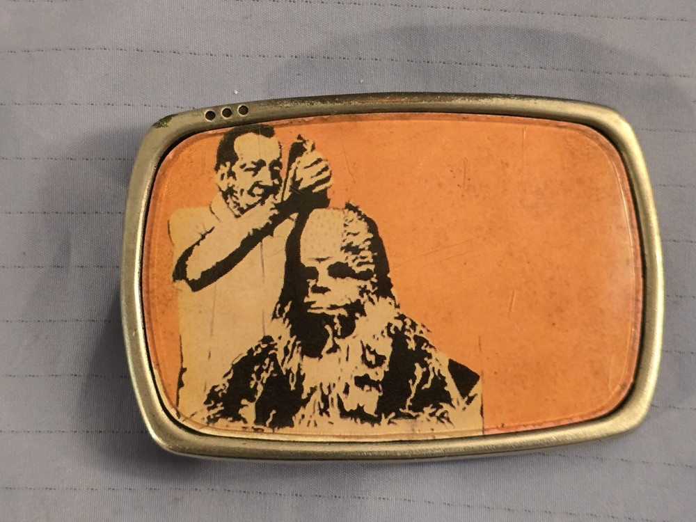 Vintage Star Wars Belt Buckle – Chewbacca Getting a Haircut – Rare Pop…