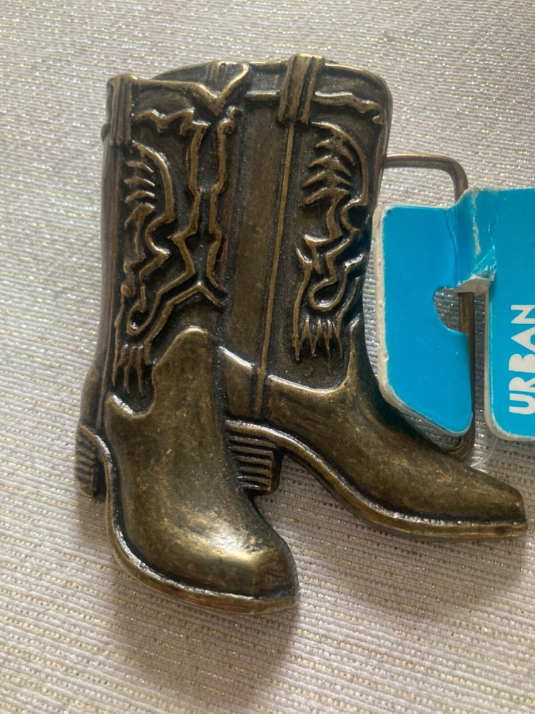 COWBOY BOOTS SHAPED WESTERN LONGHORN HORSE RODEO RANCH THEMED BELT BUCKLE