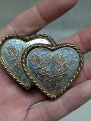 vintage DOUBLE HEARTS belt buckle USA made WESTERN engraved FLORAL golden silver