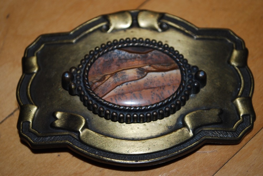BELT BUCKLE WITH POLISHED STONE VINTAGE 1980&rsquo;S