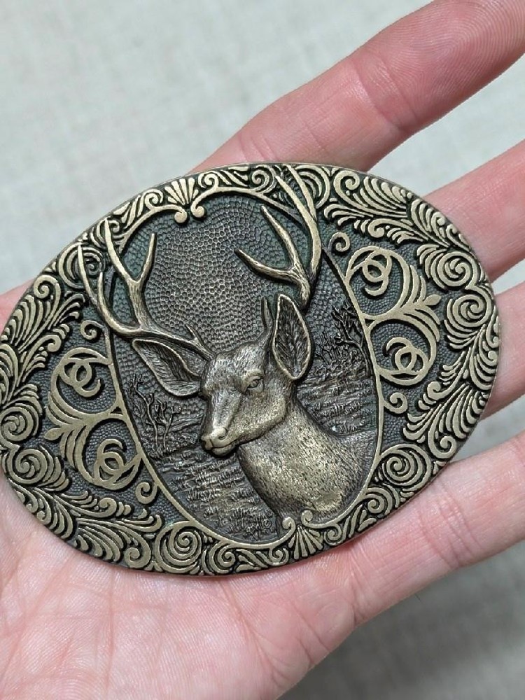 vintage DEER belt buckle BIG BUCK nature SOLID BRASS hunting WESTERN cowboy