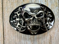 Creepy Flaming Vampire Skull with Fang Gothic Punk Pre Loved Belt Buckle