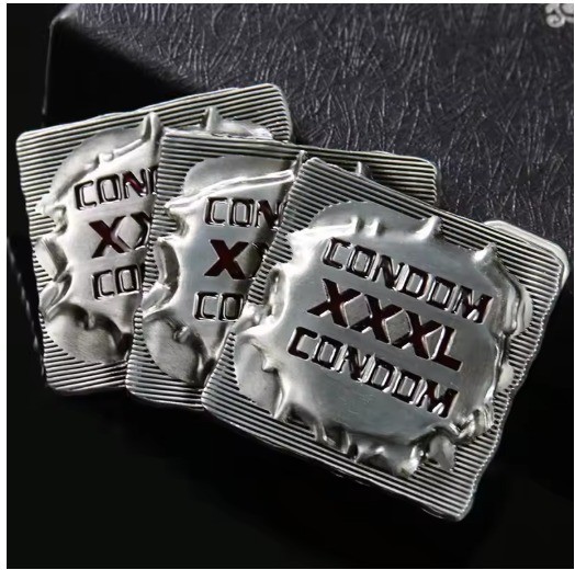 Metal Stainless Steel Silver Black Color Flavor Condom XXXL Shaped Belt Buckle M