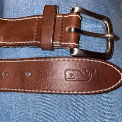 Vineyard Vines Shep & Ian 34 red fish print on silk cotton canvas brass buckle