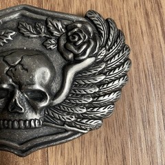 Belt Buckle Large 4&Prime; Cracked Skull Roses Wings Gray Silver Color Goth Halloween