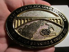 1981 NEW RIVER BANKING AND TRUST COMPANY BLACK GOLD COUNTRY BELT BUCKLE BBA-7