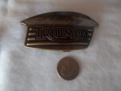GENUINE~TRIUMPH~BONNEVILLE~TANK~BADGE~BELT BUCKLE~MOTORCYCLE~OLD STOCK~ORIG. BOX