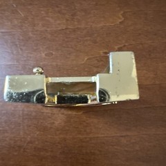 Louis Vuitton Gold Belt Buckle Unisex 2 X 2