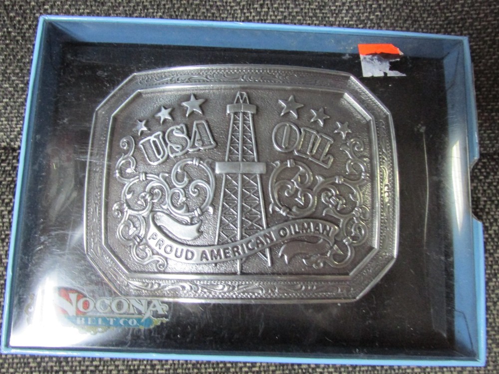 «  »USA OIL DERRICK – PROUD AMERICAN OILMAN – BELT BUCKLE » » – SILVER TONE- NWT