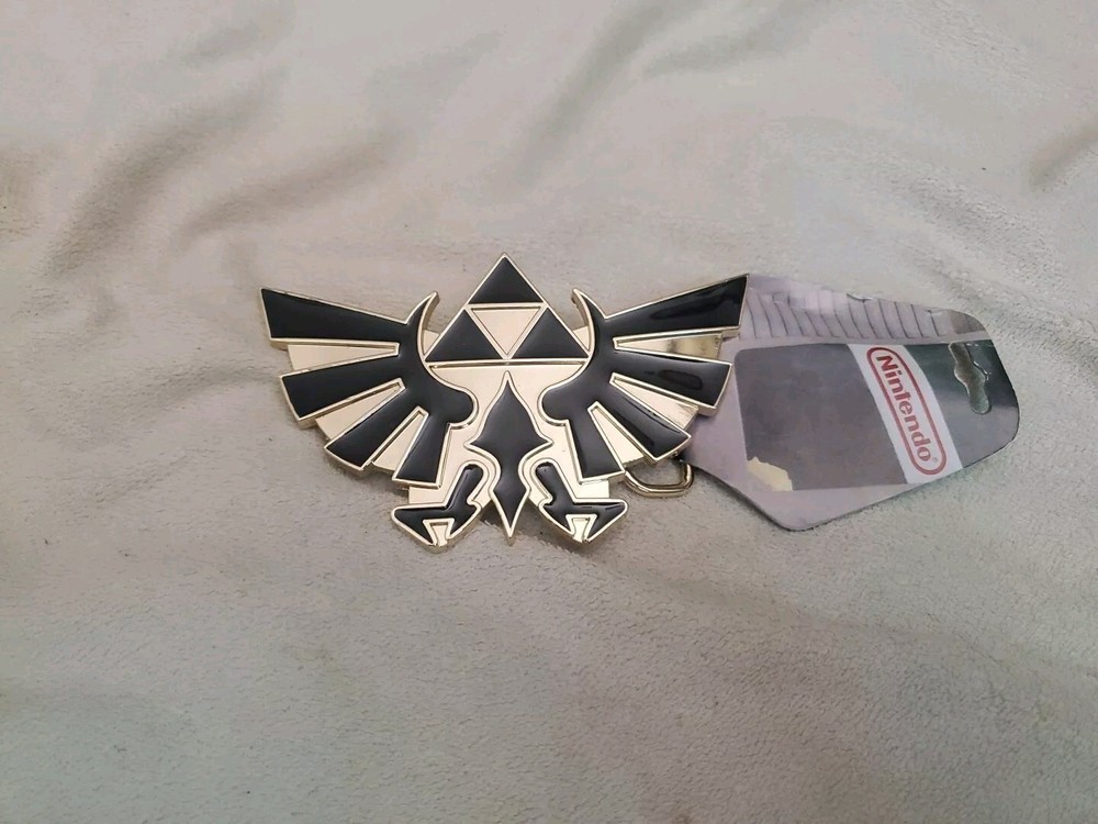 THE LEGEND OF ZELDA Black & Gold Color Triforce 2008 Nintendo gamers BELT BUCKLE
