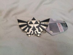 THE LEGEND OF ZELDA Black & Gold Color Triforce 2008 Nintendo gamers BELT BUCKLE