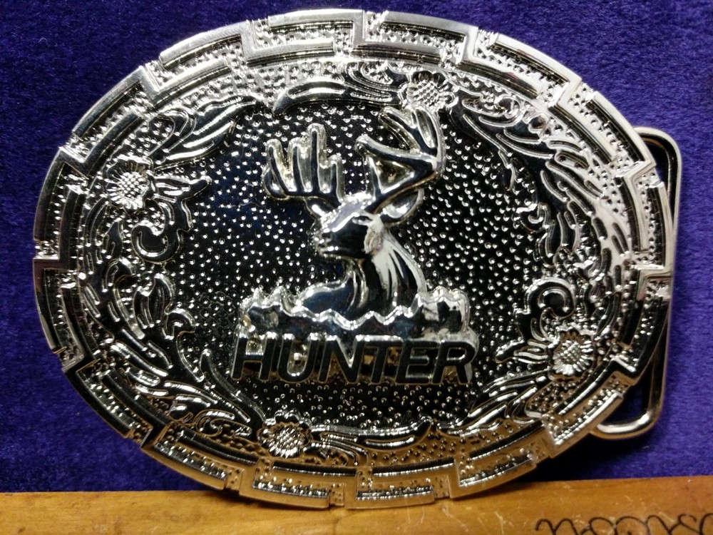 Great/Fun/Fashionable Belt Buckle Hunting Deer Outdoors Silvertione Scroll work