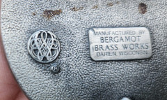 VINTAGE 1970&rsquo;S PEWTER ROUND BELT BUCKLE~BERGAMOT~FLYING EAGLE SUN RAYS STARS A48