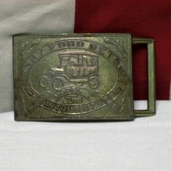 FORD MOTOR COMPANY vtg brass belt buckle Model T automobiles Detroit 1970s