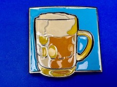 Drinking Glass Beer Mug Overflowing Beer Novelty Bar Gag Gift Belt Buckle
