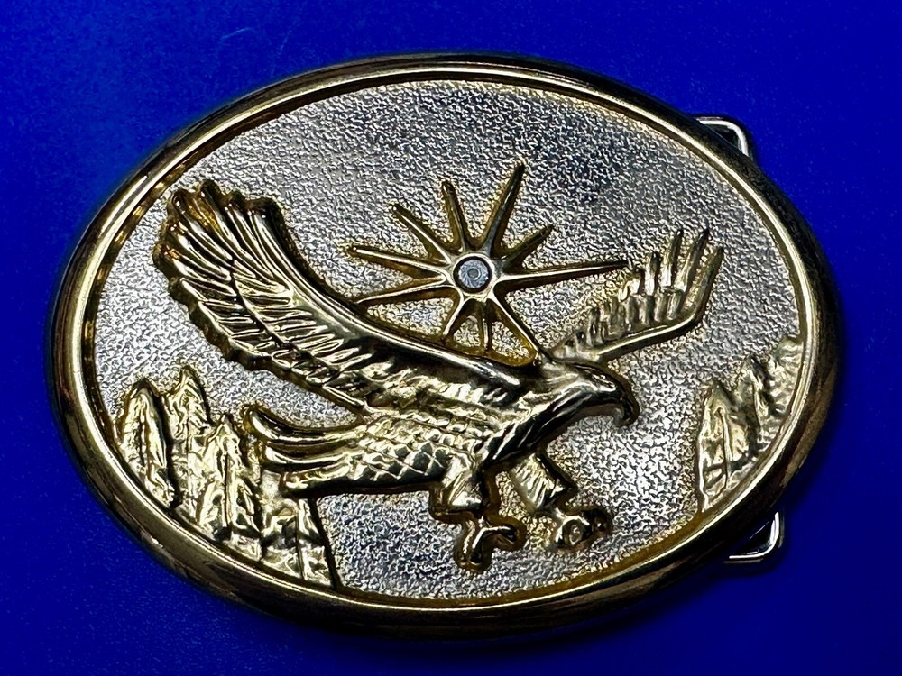 Patriotic American Eagle flying over Mountains w/ starburst Vintage belt buckle