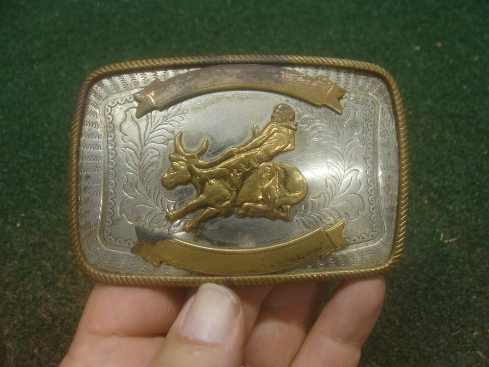 Vintage Nickel Silver Western Bull Riding Belt Buckle Silver Gold Floral 4&Prime;x3&Prime;
