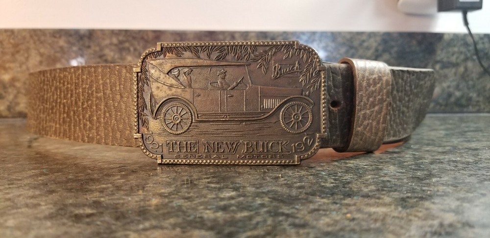 Men&rsquo;s Leather Belt Sz M w/ Buick Belt Buckle Wyoming Studio Art Works Vtg Car