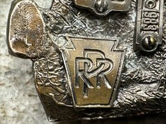 VTG 1983 GREAT AMERICAN BUCKLE ALTOONA WORKS RPR TRAIN BUCKLE W/ LEATHER BELT