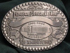 2002 Houston Livestock Show Rodeo Exhibitor Belt Buckle Halliburton Astrodome