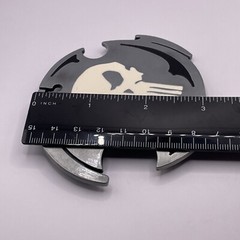 PUNISHER THROWING STAR BELT BUCKLE Silver Tone PEWTER Black And White Enamel