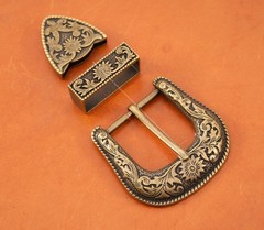 Western Belt Buckle Three Piece Set Antique Brass Floral Design Unisex 1 1/2&Prime;
