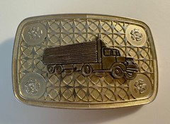 Gold Tone Semi Truck Trailer Belt Buckle – 3 1/4&Prime; x 2 1/8&Prime;