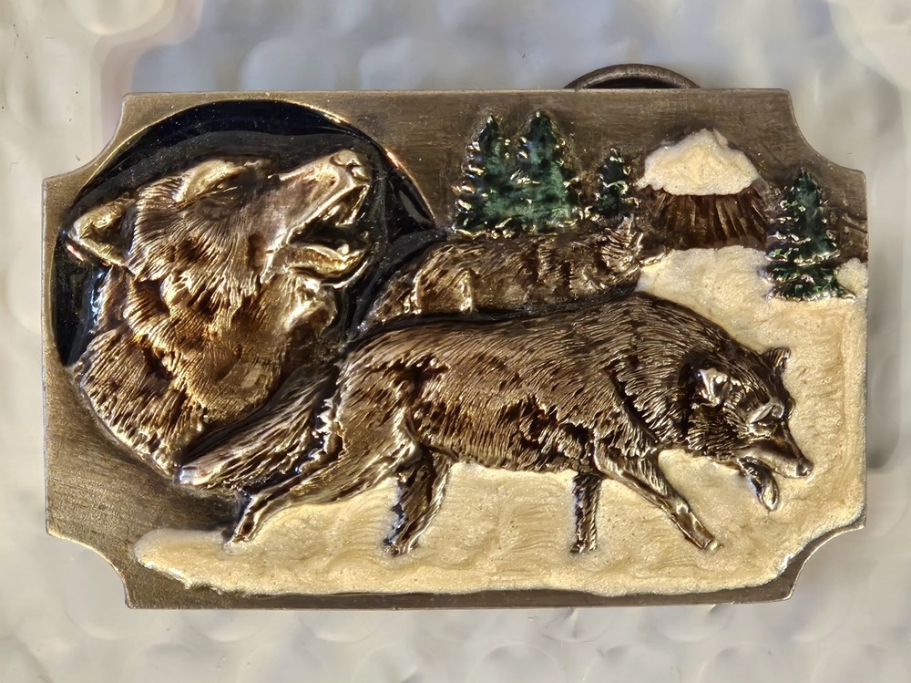 Wolves Belt Buckle Scalloped Rectangle 1991 by Arroyo Grande 3.25&Prime;L x 2&Prime;W U.S.A.
