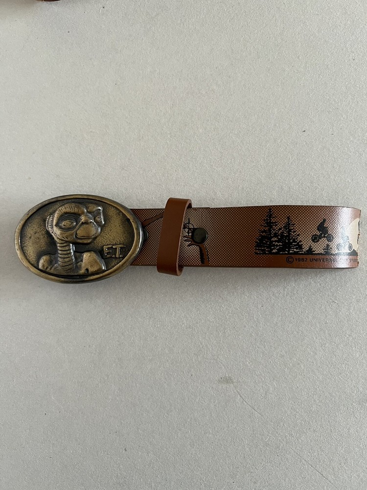 1982 AUTHENTIC MOVIE E.T. BELT BUCKLE – GW-14