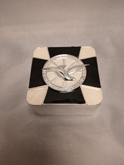 Seagul Tricket Box Enambled Black & White Silvertone Metal