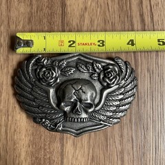 Belt Buckle Large 4&Prime; Cracked Skull Roses Wings Gray Silver Color Goth Halloween