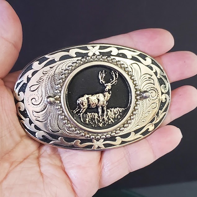 VTG Western Whitetail Deer Buck Engraved Silver Tone Oval Belt Buckle Hunting