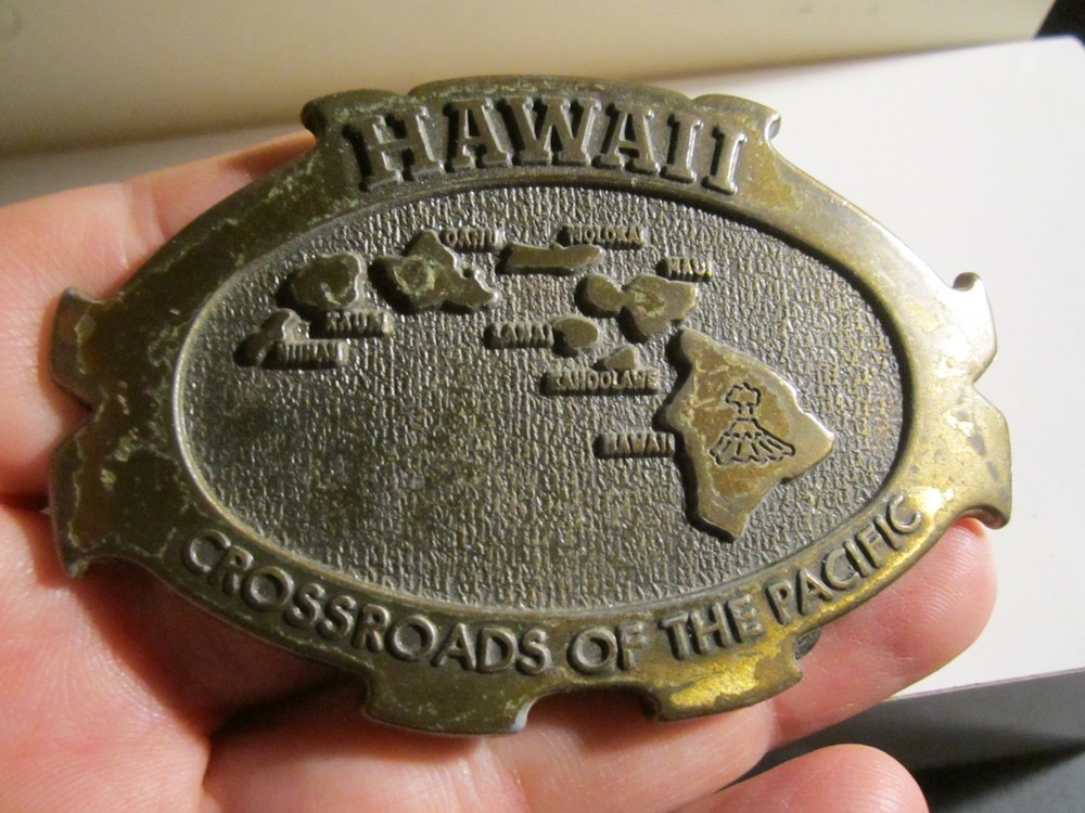 VINTAGE STATE OF HAWAII CROSSROADS OF THE PACIFIC THEME BELT BUCKLE – GW-26