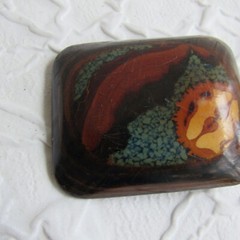 Vintage Belt Buckle Bakelite? L 3 x W 2.5 unsure of material