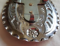 Horse Equestrian Silver Gold Tone Belt Buckle Appx 4&Prime; x 2.75&Prime; Fits 1.5&Prime; Belt