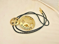 Texas Ranger 2 piece set, belt buckle and bolo (Gold)