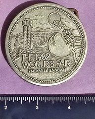 Vintage 1982 World&rsquo;s Fair Metal Buckle Knoxville Tennessee Round Belt Buckle