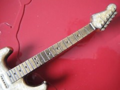 Vintage Retro 1985 3-D Enamel Electric Guitar Belt Buckle – Serial Number 1448
