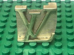 Louis Vuitton LV Iconic Gold Belt Buckle Unisex Shown