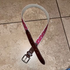 Vineyard Vines Shep & Ian 34 red fish print on silk cotton canvas brass buckle