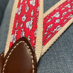 Vineyard Vines Shep & Ian 34 red fish print on silk cotton canvas brass buckle
