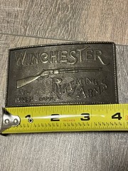 VINTAGE WINCHESTER REPEATING ARMS NEW HAVEN CONN. METAL BELT BUCKLE 4 »